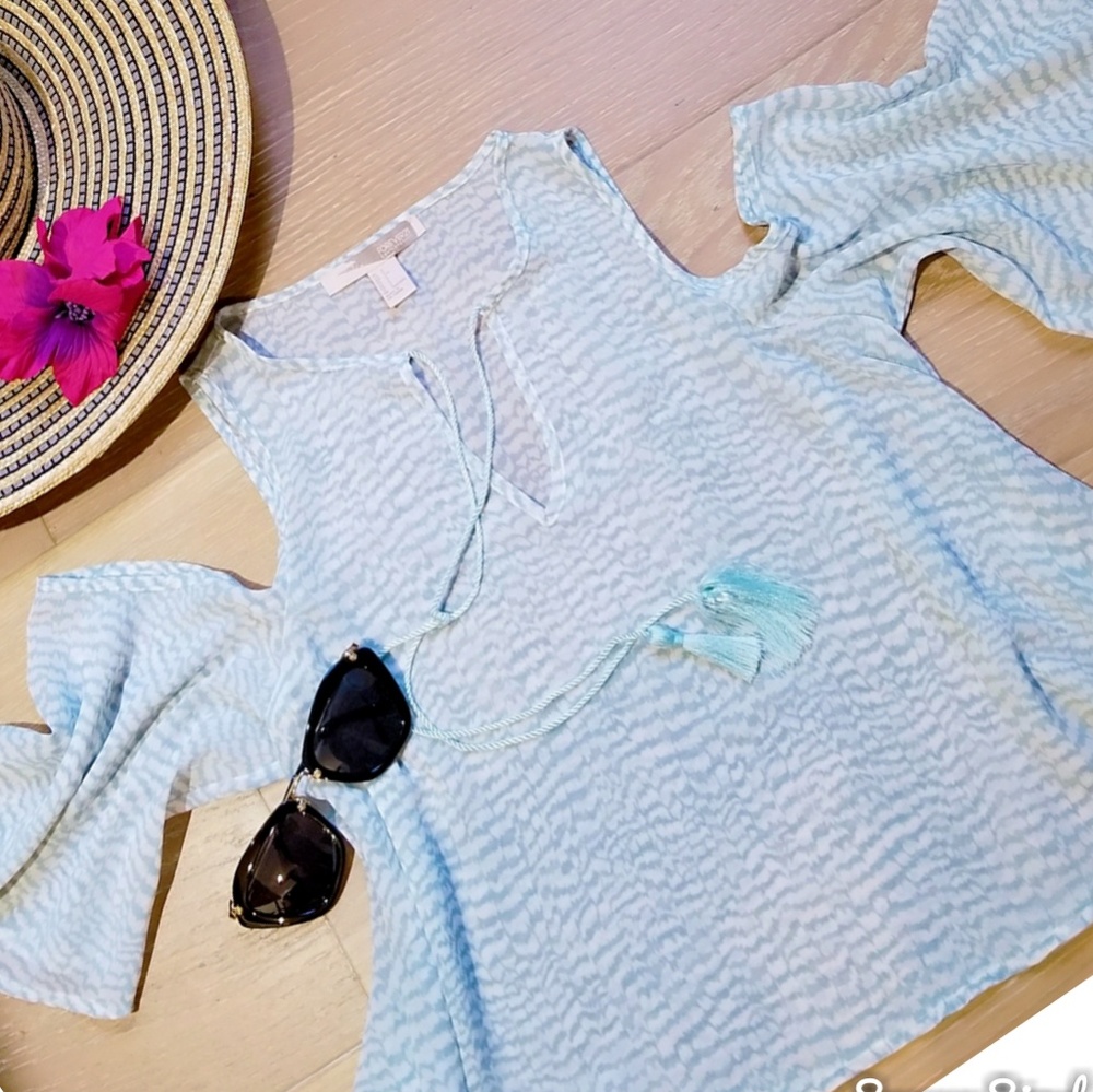 🎀 Light Blue Cold Shoulder Top